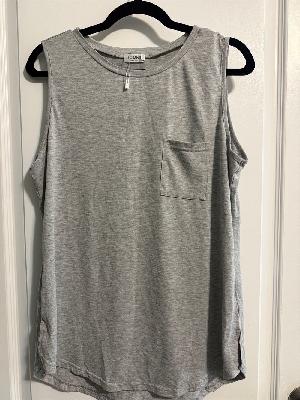 HOUNT Sleeveless Pocket Tank Top - Light Gray